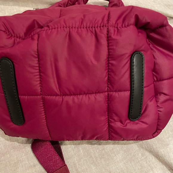 Lululemon athletica Quilted Grid Tote Bag Mini 5L- Burgundy - Picture 5 of 5